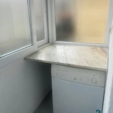 Daire Swordfish Center *